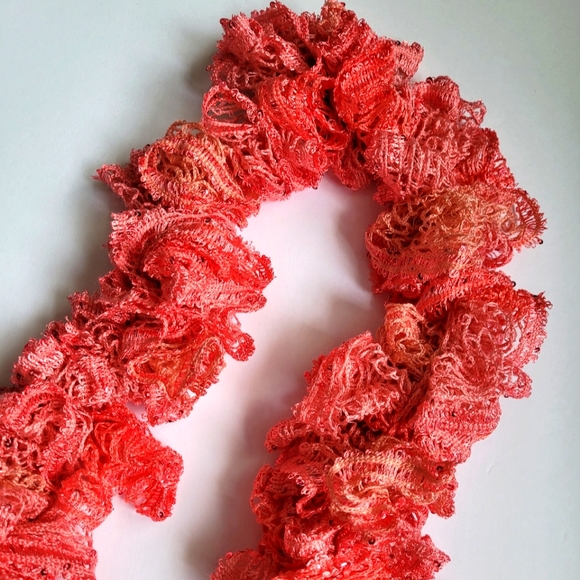 Handmade Ruffle Sashay Pink Scarf 42in - Picture 3 of 3